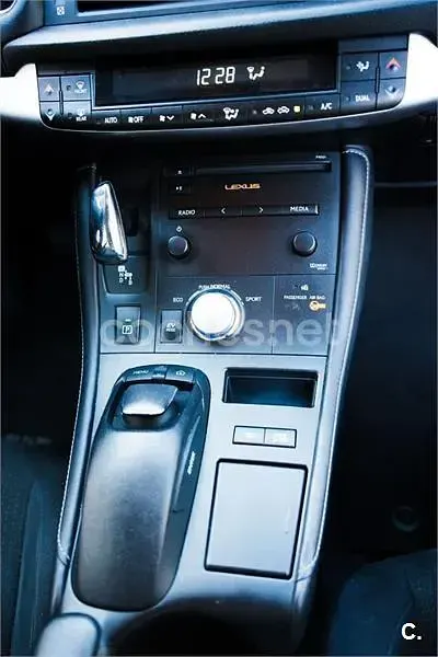 Usado Lexus CT200h 136 CV (100 kW) 2013 Blanco Berlina