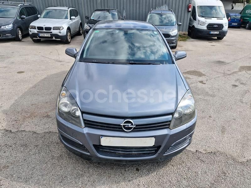 Gris / plata Usado 2006 Opel Astra Cosmo Berlina | 1880 € (Precio justo) - Imagen 1/4