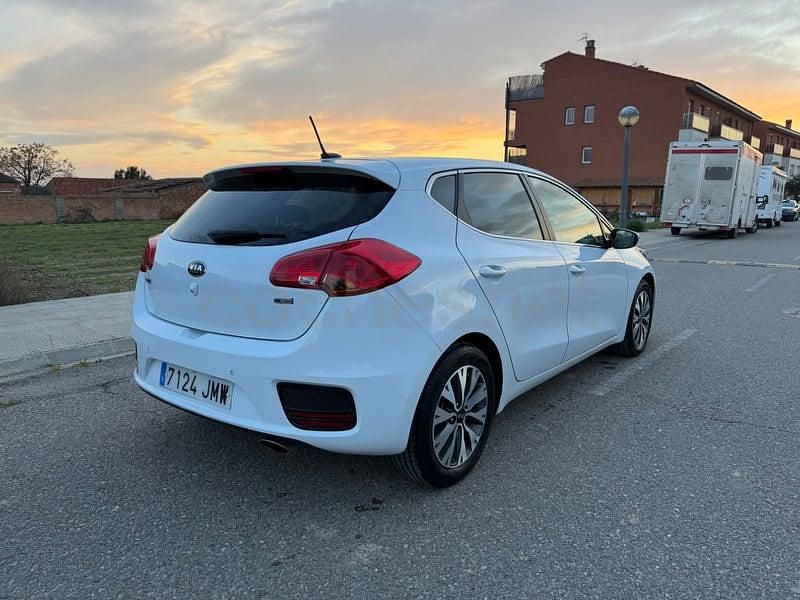 Usado Kia Ceed GT 136 CV (100 kW) 2016 Blanco Berlina