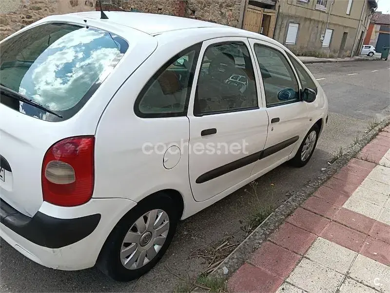 Używany Citroën Xsara Picasso 92 KM (67 kW) 2007 Biały Minivan