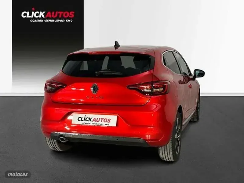 Usado Renault Clio Techno 90 CV (66 kW) 2023 Rojo Utilitario