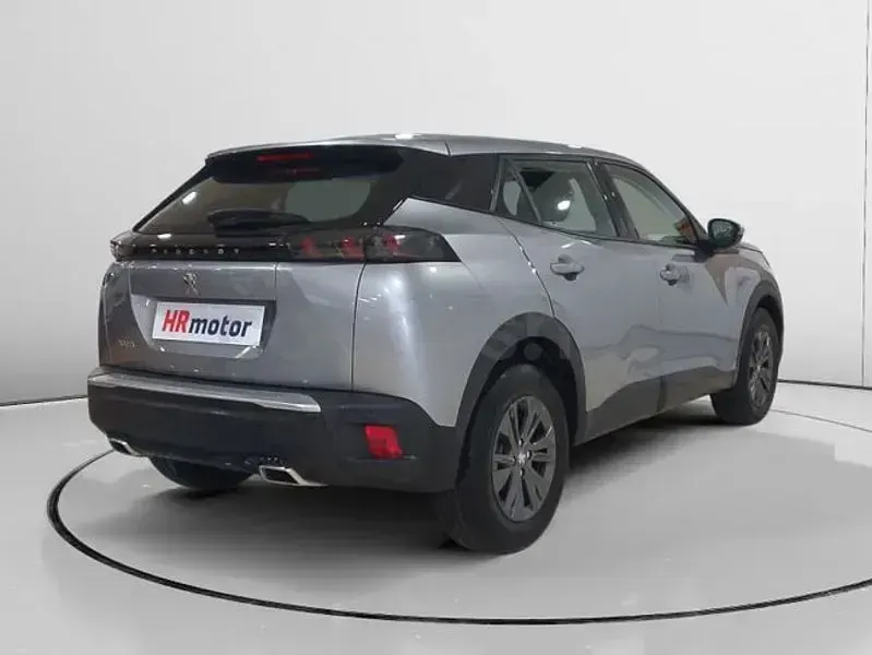 Usado Peugeot 2008 Allure 130 CV (95 kW) 2021 Gris / plata SUV