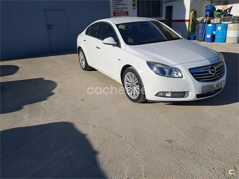 Usado Opel Insignia Cosmo 130 CV (95 kW) 2012 Blanco Berlina