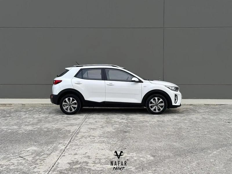 Usado Kia Stonic 84 HP (61 kW) 2023 Branco SUV