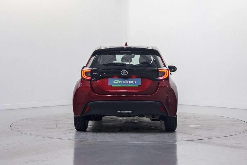 Usado Toyota Yaris Edition 125 CV (91 kW) 2021 Rojo Utilitario