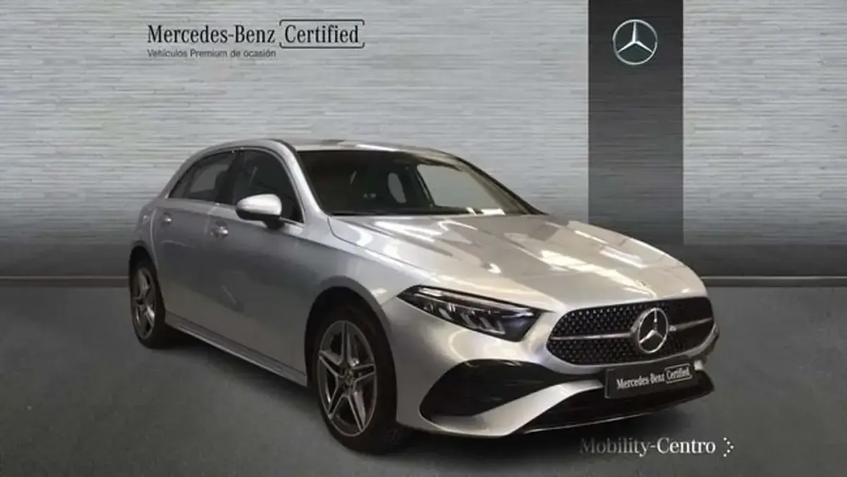 Usado Mercedes A250 219 CV (161 kW) 2025 Plateado Berlina