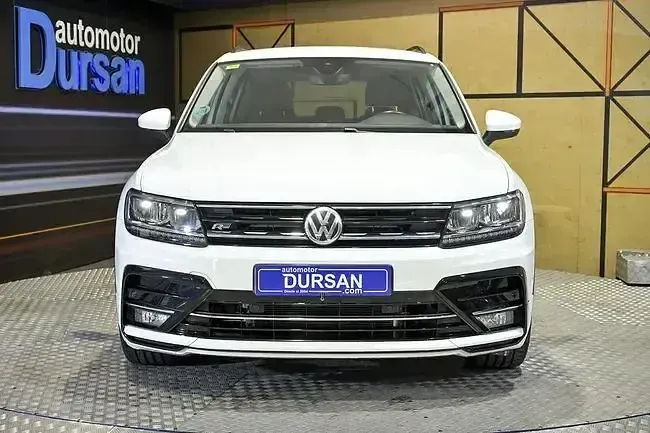 Usado VW Tiguan R-line 150 CV (110 kW) 2020 Gris / plata SUV