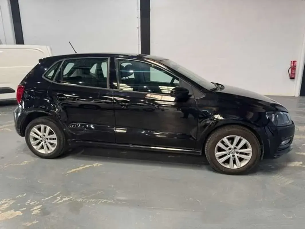 Usado VW Polo 75 CV (55 kW) 2017 Negro Utilitario