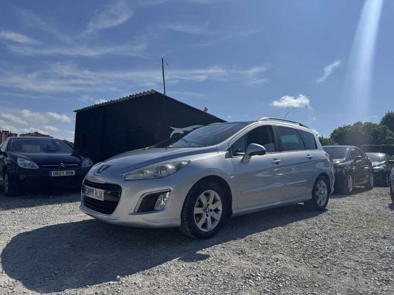 Gris / plata Usado 2012 Peugeot 308 Active Familiar | 5450 € (Un poco caro) - Imagen 1/4