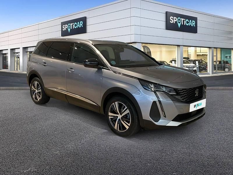 Usado Peugeot 5008 Allure 130 CV (95 kW) 2024 Gris SUV