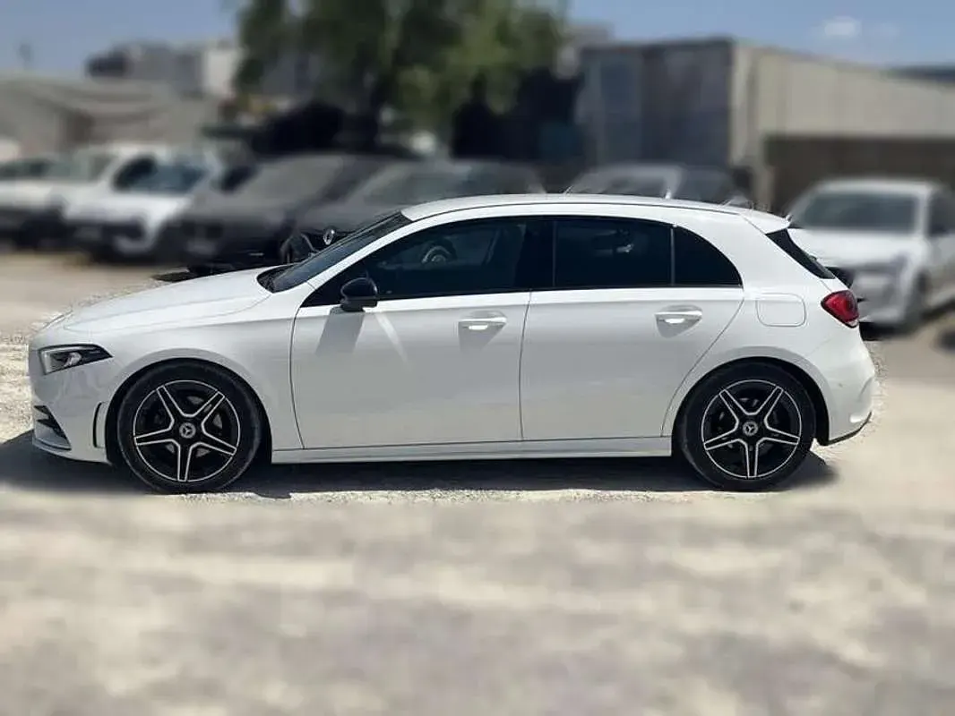 Usado Mercedes A180 136 CV (100 kW) 2022 Blanco Utilitario
