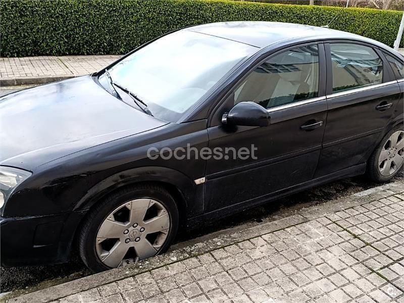 Usado Opel Vectra GTS Elegance 125 CV (91 kW) 2004 Negro Berlina