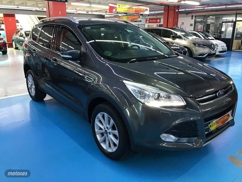 Usado Ford Kuga Titanium 150 CV (110 kW) 2016 Gris SUV