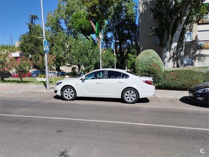 Usado Opel Insignia Selective 120 CV (88 kW) 2016 Blanco Berlina
