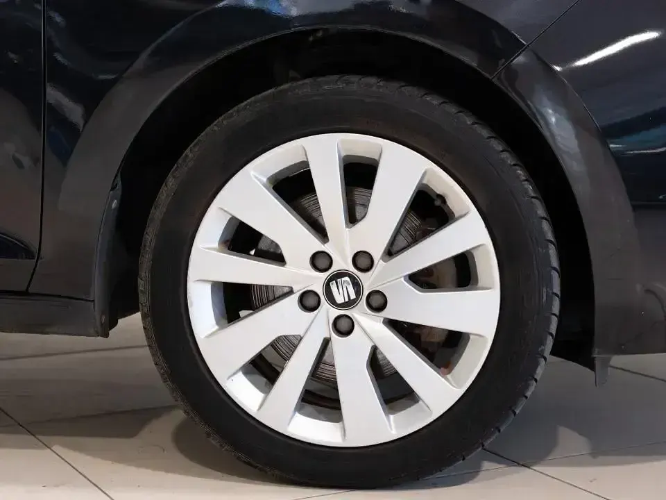 Usado Seat Toledo Style 105 CV (77 kW) 2014 Negro Utilitario