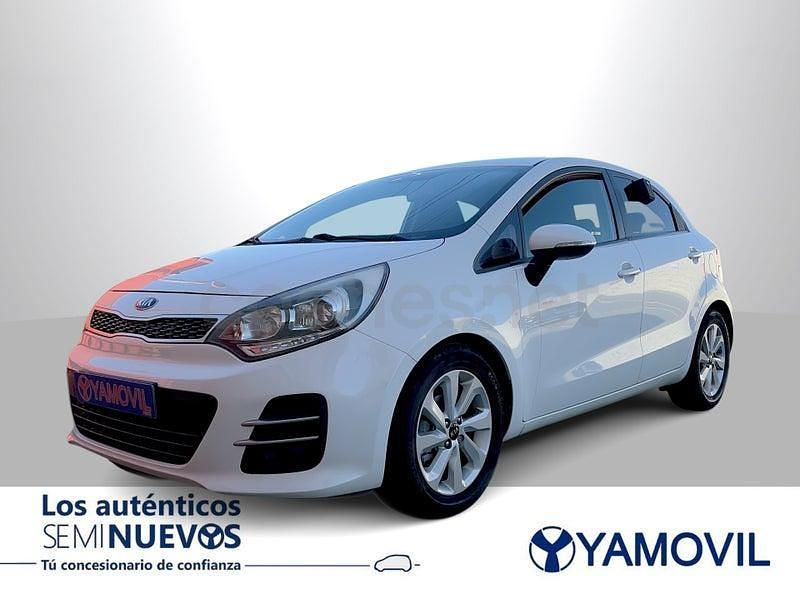 Usado Kia Rio 84 CV (61 kW) 2015 Blanco Berlina