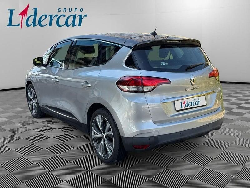 Usado Renault Scénic III Intens 130 CV (95 kW) 2016 Gris / plata Monovolumen
