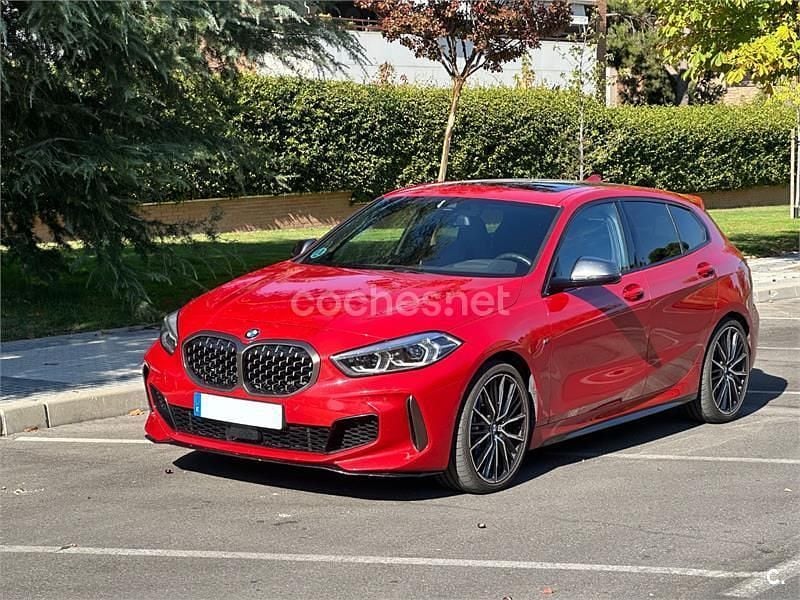 Rojo Usado 2020 BMW M135 Executive Utilitario | 32.990 € (Precio justo) - Imagen 1/4
