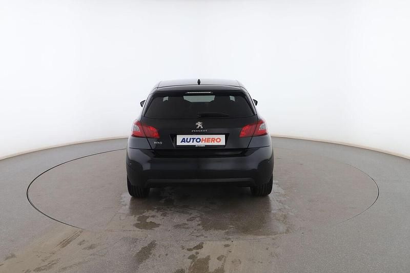 Usado Peugeot 308 130 CV (95 kW) 2019 Negro Berlina