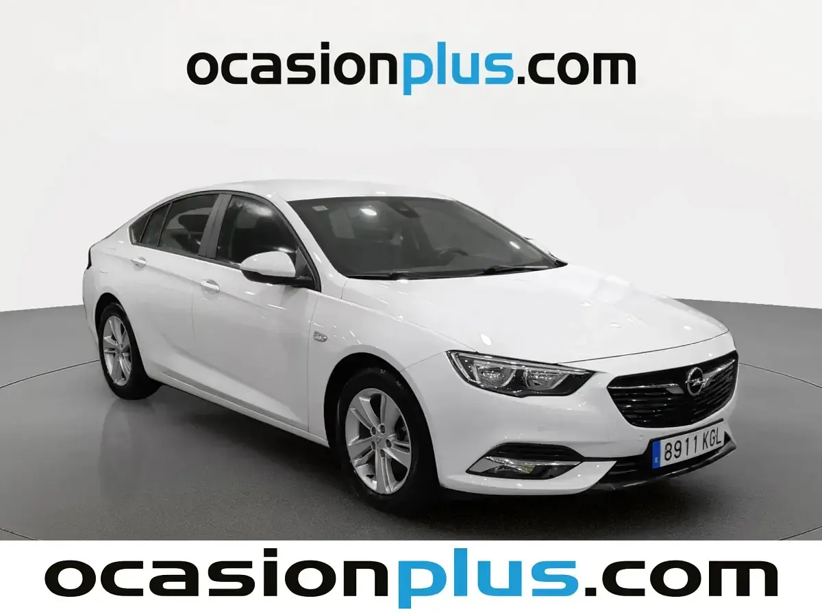 Usado Opel Insignia Selective 140 CV (102 kW) 2017 Blanco Berlina
