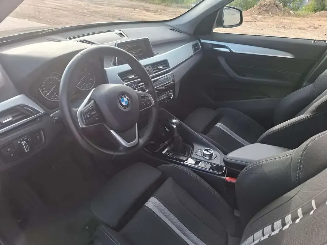 Usado BMW X1 Sport Line 150 CV (110 kW) 2016 Gris / plata SUV