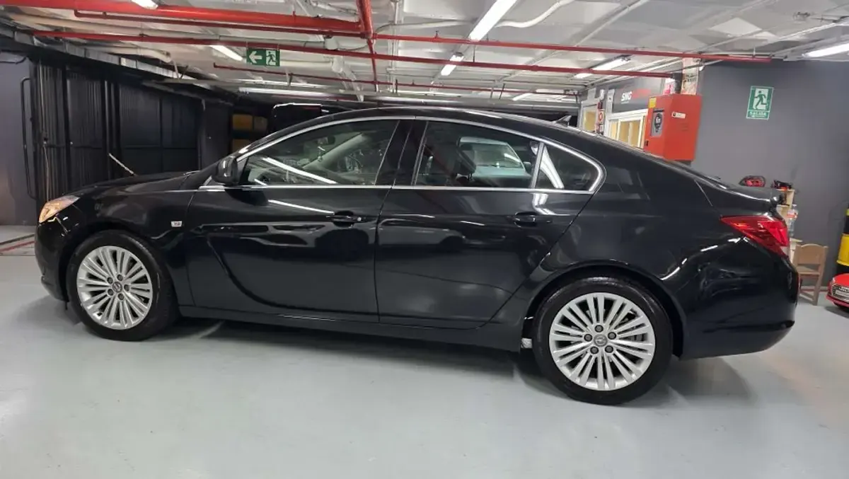 Usado Opel Insignia Edition 140 CV (102 kW) 2011 Berlina