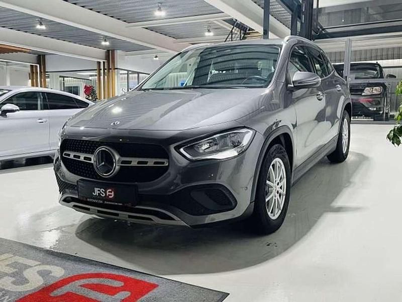 Usado Mercedes GLA200 116 CV (85 kW) 2021 Gris SUV