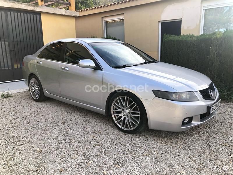 Gris / plata Usado 2004 Honda Accord Sport Berlina | 7000 € (Precio justo) - Imagen 1/4