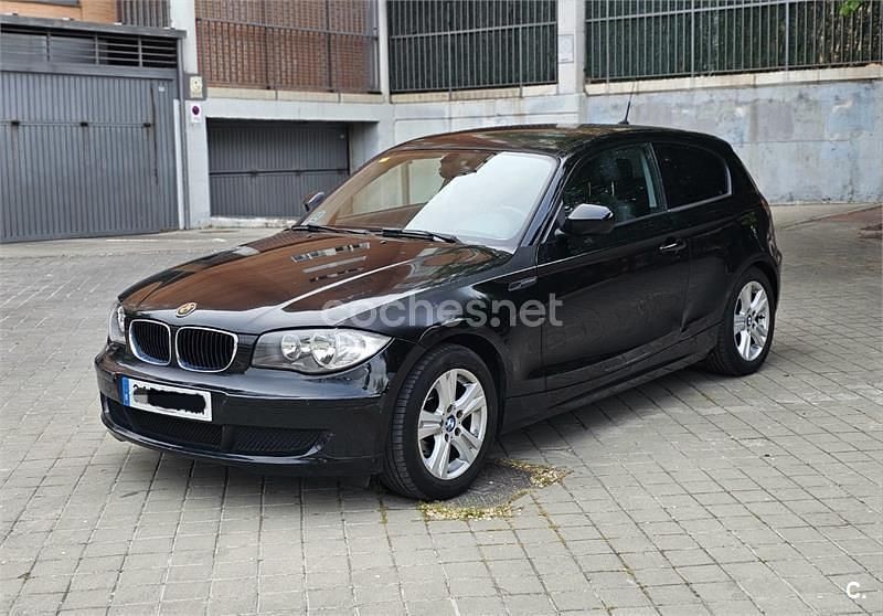 Usado BMW 116 122 CV (89 kW) 2010 Negro Utilitario