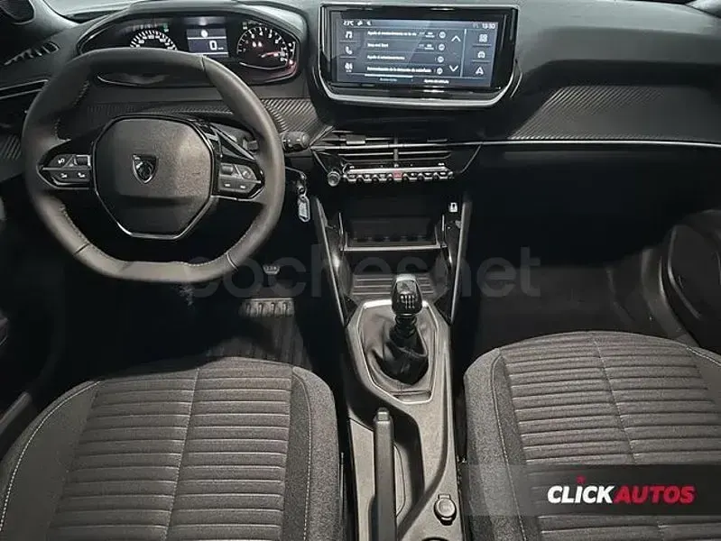 Usado Peugeot 2008 Active 100 CV (73 kW) 2023 Gris / plata SUV