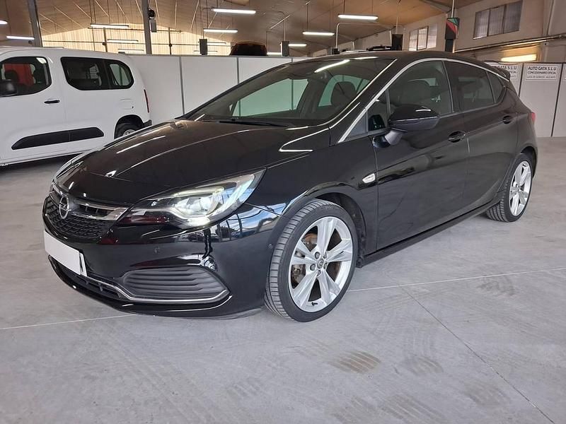 Usado Opel Astra S 150 CV (110 kW) 2018 Negro Berlina