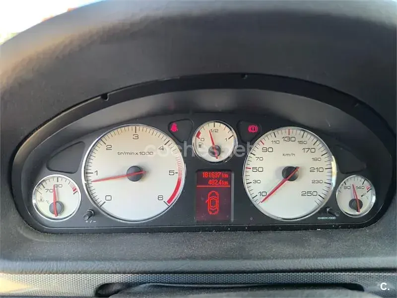 Usado Peugeot 407 Sport 136 CV (100 kW) 2007 Verde Berlina