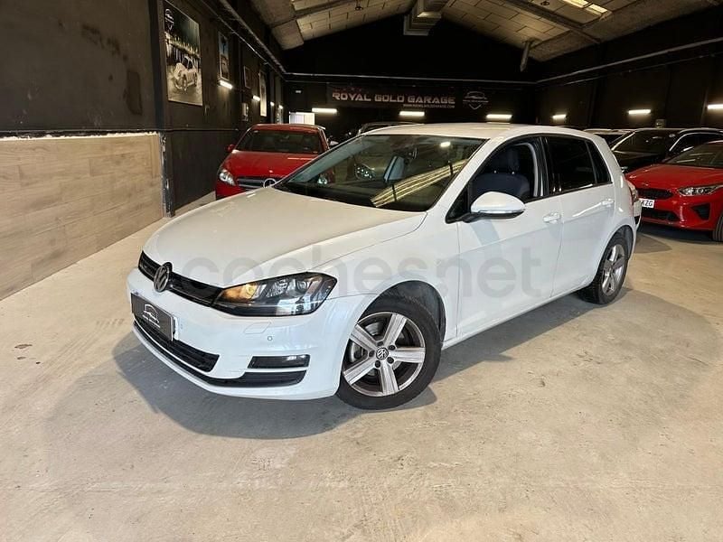 Käytetty VW Golf VII Advance 122 HP (89 kW) 2014 Valkoinen Sedan