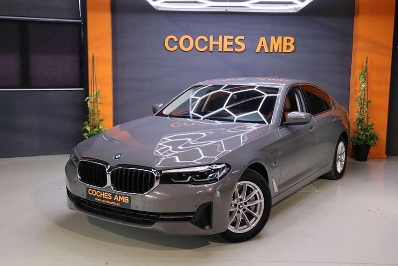 Gris / plata Usado 2021 BMW 530e Comfort Edition Berlina | 30.950 € (Super precio) - Imagen 1/4