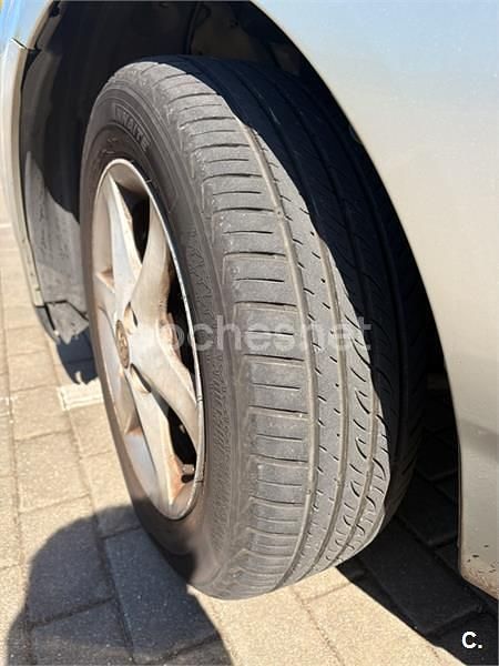 Gris / plata Usado 2005 Toyota Corolla Sol Berlina | 2800 € (Buen precio) - Imagen 1/4