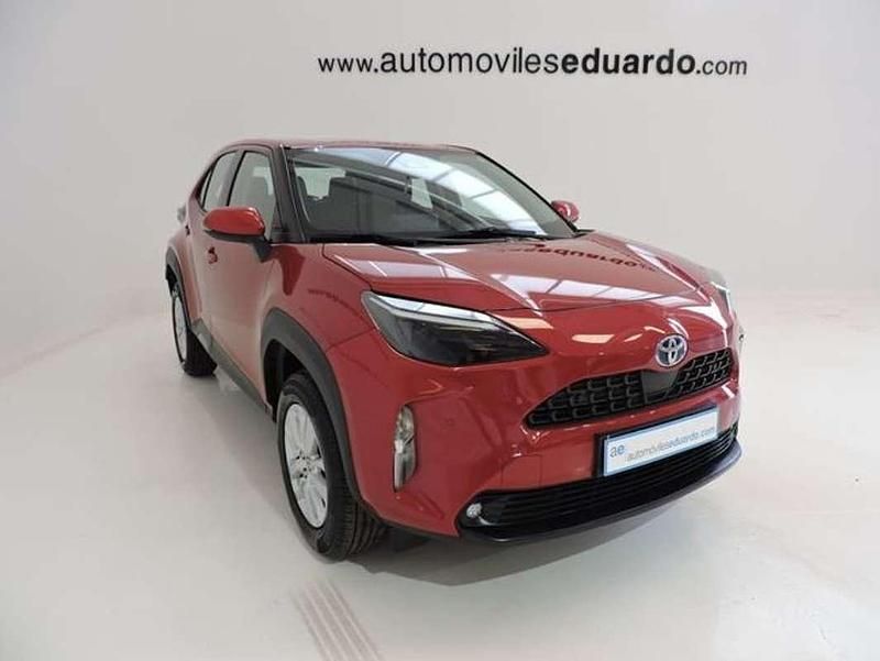Usado Toyota Yaris Cross Business Edition 116 CV (85 kW) 2022 Rojo SUV