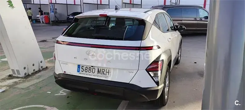 Usado Hyundai Kona 141 CV (103 kW) 2024 Blanco SUV