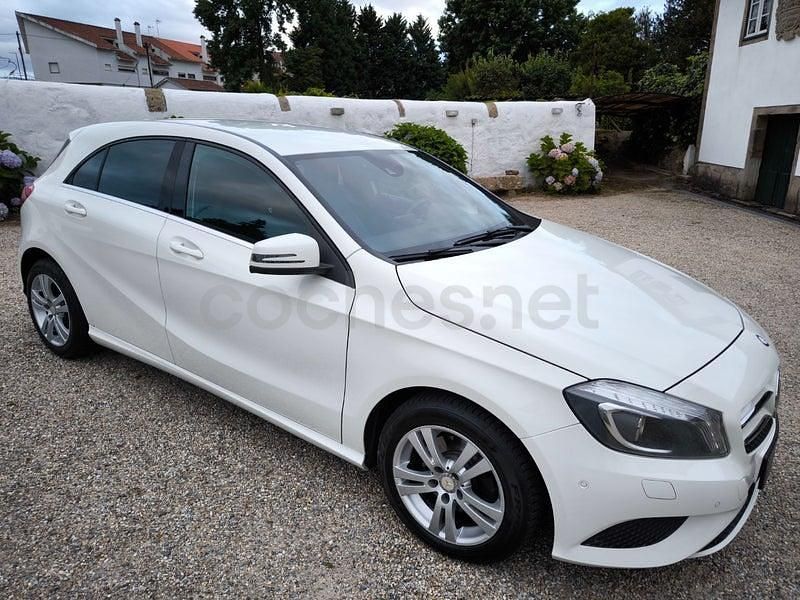 Usado Mercedes A200 Urban 156 CV (114 kW) 2013 Blanco Berlina