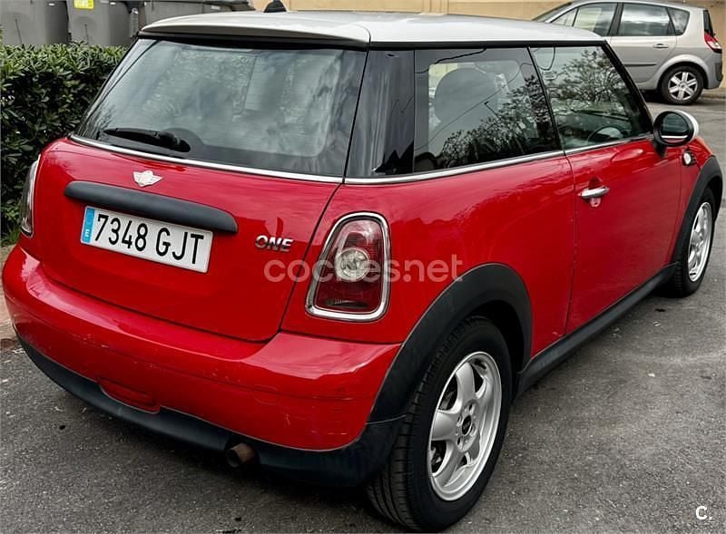Usado Mini ONE 90 CV (66 kW) 2008 Rojo Utilitario