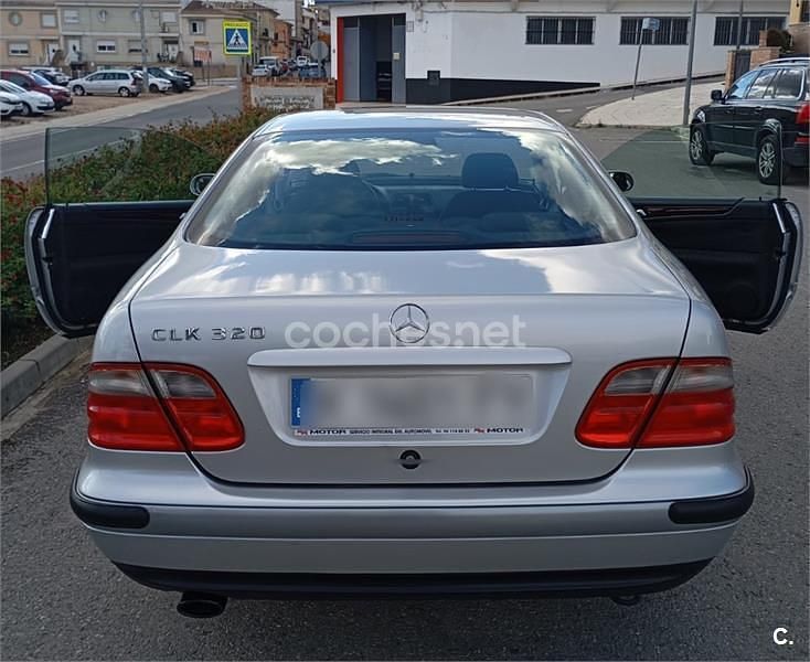 Usado Mercedes CLK320 Elegance 218 CV (160 kW) 1998 Gris / plata Coupe