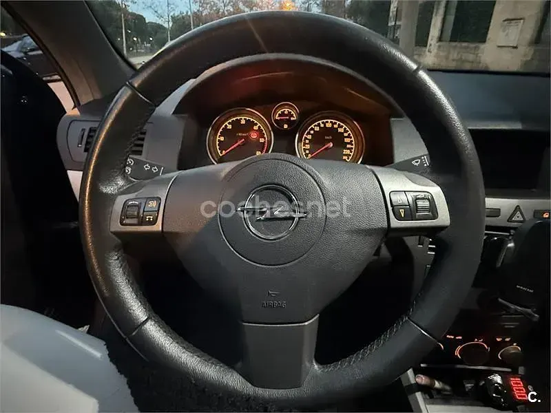 Usado Opel Astra Sport 120 CV (88 kW) 2006 Azul Berlina