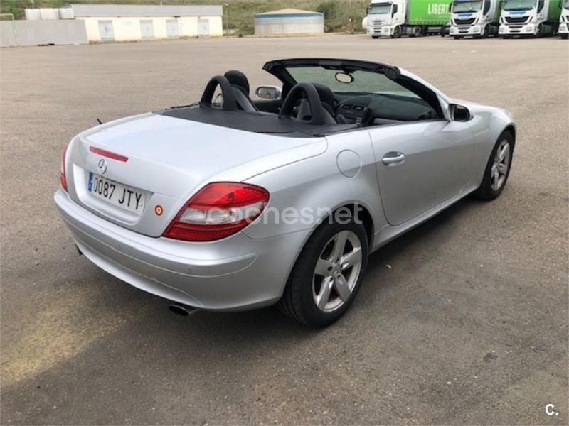 Usado Mercedes SLK200 163 CV (119 kW) 2005 Gris / plata Descapotable
