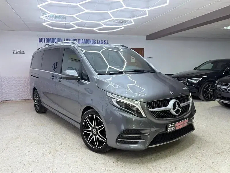 Usado Mercedes V300 Avantgarde 239 CV (175 kW) 2020 Gris / plata Monovolumen
