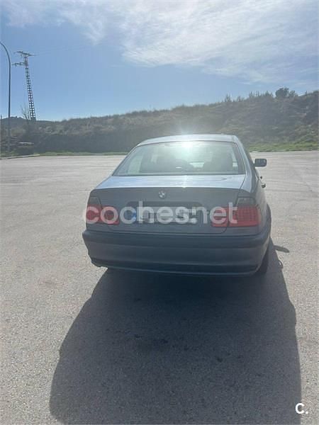 Usado BMW 320 150 CV (110 kW) 2004 Azul Berlina