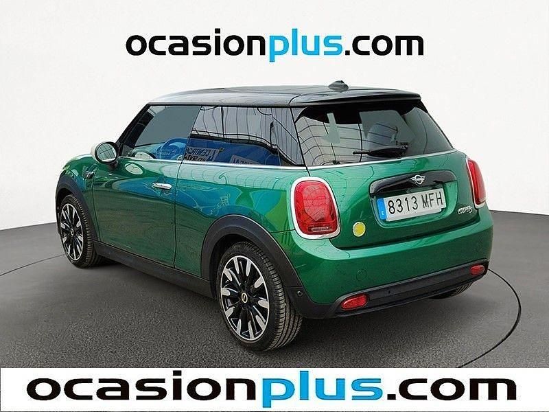 Usado Mini Cooper SE 135 kW (184 CV) 2023 Verde Utilitario