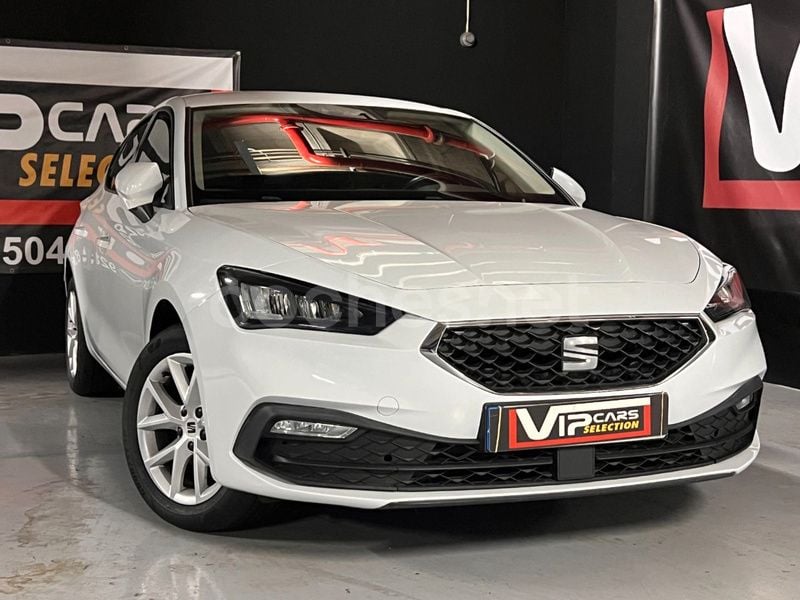 Usado Seat Leon Reference 115 CV (84 kW) 2021 Blanco Berlina