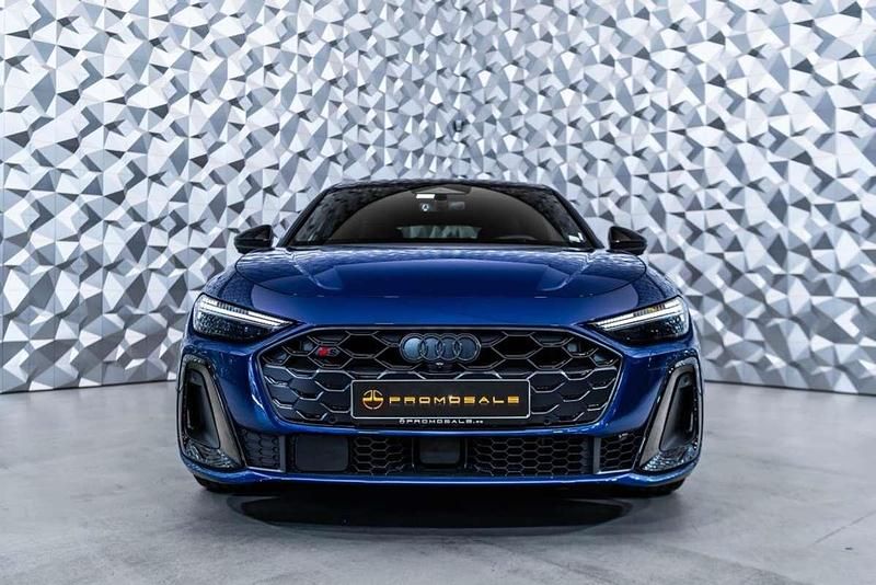 Usado Audi S5 367 CV (269 kW) 2025 Azul Familiar
