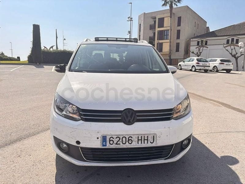 Usado VW Touran Advance 105 CV (77 kW) 2012 Blanco Monovolumen