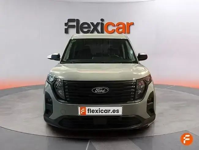 Usado Ford Tourneo Courier Active 125 CV (91 kW) 2024 Verde Monovolumen