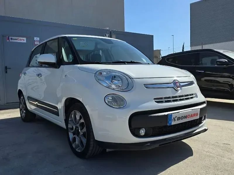 Usado Fiat 500L Lounge 95 CV (69 kW) 2015 Blanco Monovolumen